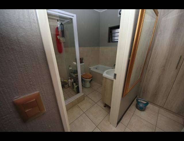 2 BEDROOM PROPERTY TO RENT IN BARBEQUE DOWNS